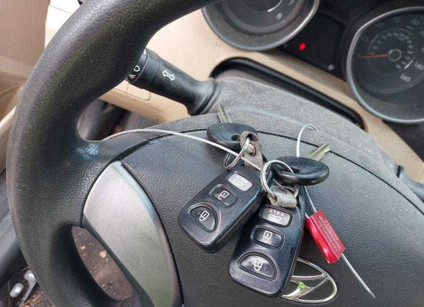 Photo 11 of 2013 Hyundai Elantra GLS (VIN 5NPDH4AE6DH281709)