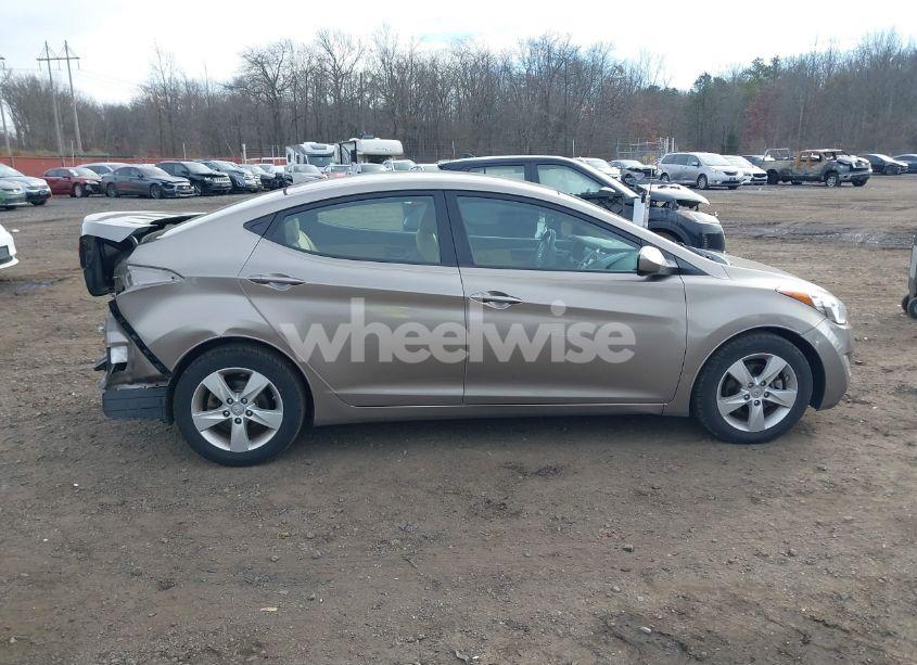 Photo 13 of 2013 Hyundai Elantra GLS (VIN 5NPDH4AE6DH297778)