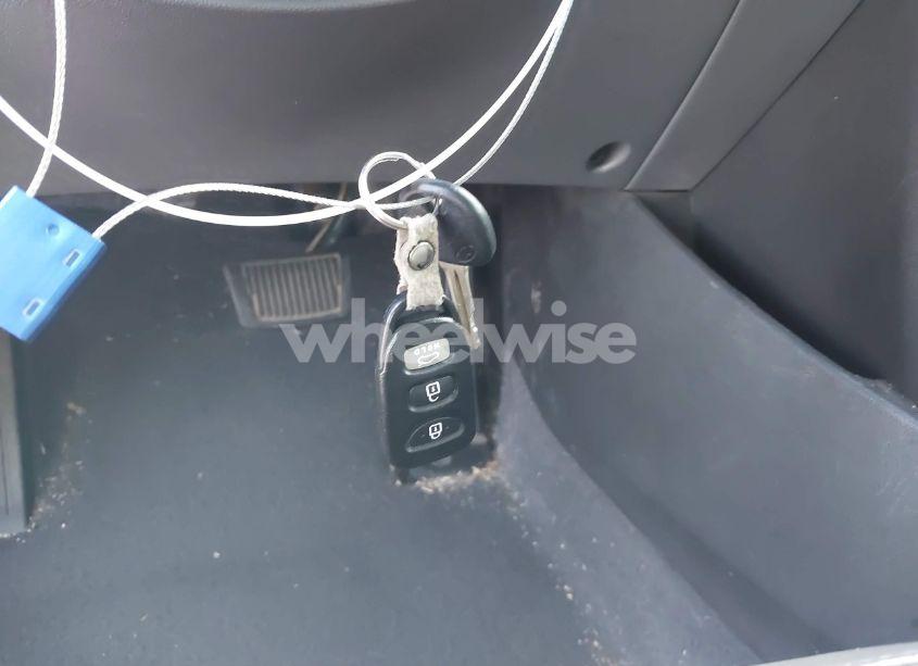 Photo 11 of 2013 Hyundai Elantra LIMITED (VIN 5NPDH4AE6DH312750)