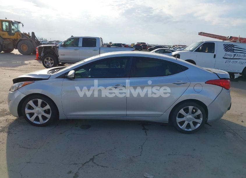 Photo 14 of 2013 Hyundai Elantra LIMITED (VIN 5NPDH4AE6DH312750)