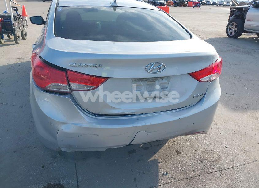 Photo 17 of 2013 Hyundai Elantra LIMITED (VIN 5NPDH4AE6DH312750)