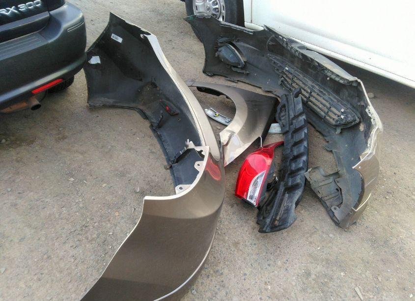 Photo 12 of 2013 Hyundai Elantra LIMITED (VIN 5NPDH4AE6DH337535)