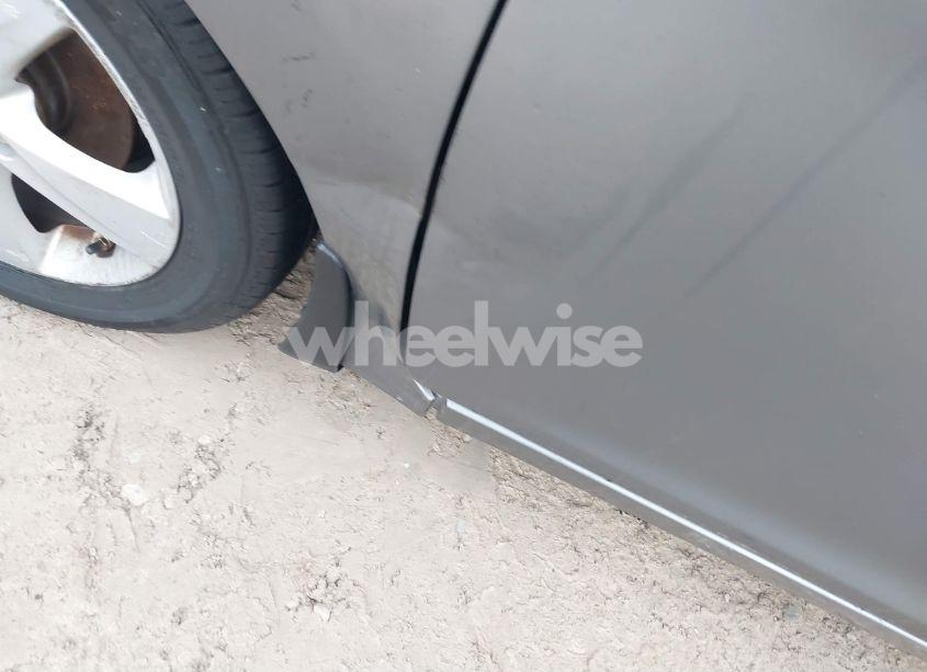 Photo 12 of 2013 Hyundai Elantra GLS (VIN 5NPDH4AE6DH391336)