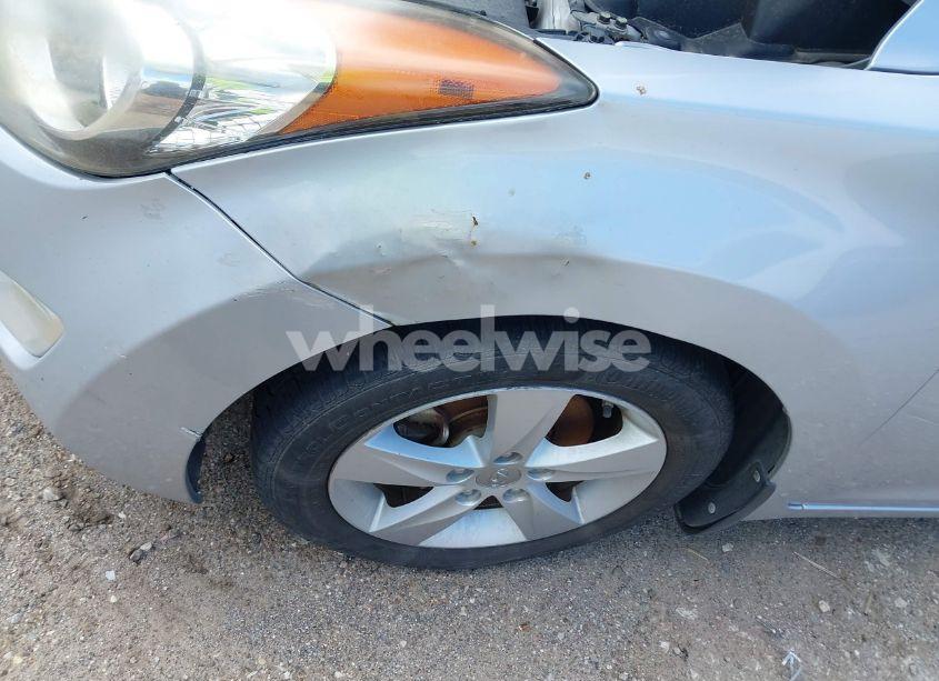 Photo 12 of 2013 Hyundai Elantra GLS (VIN 5NPDH4AE6DH392129)