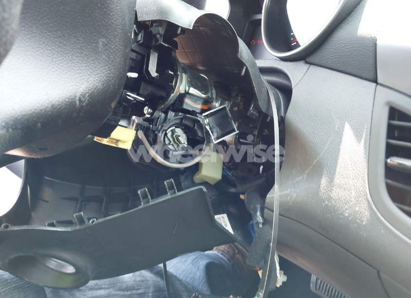 Photo 6 of 2013 Hyundai Elantra GLS (VIN 5NPDH4AE6DH393698)