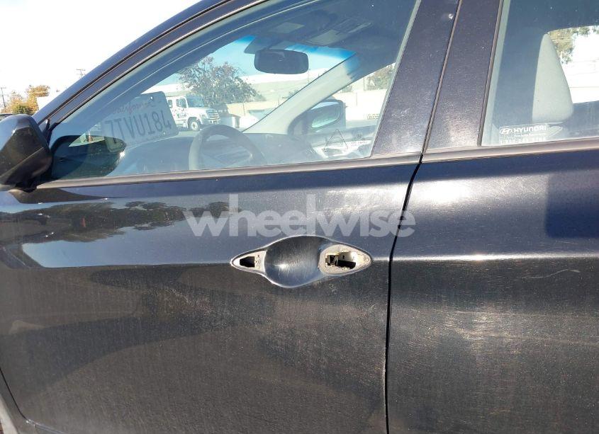 Photo 6 of 2013 Hyundai Elantra GLS (VIN 5NPDH4AE6DH405686)