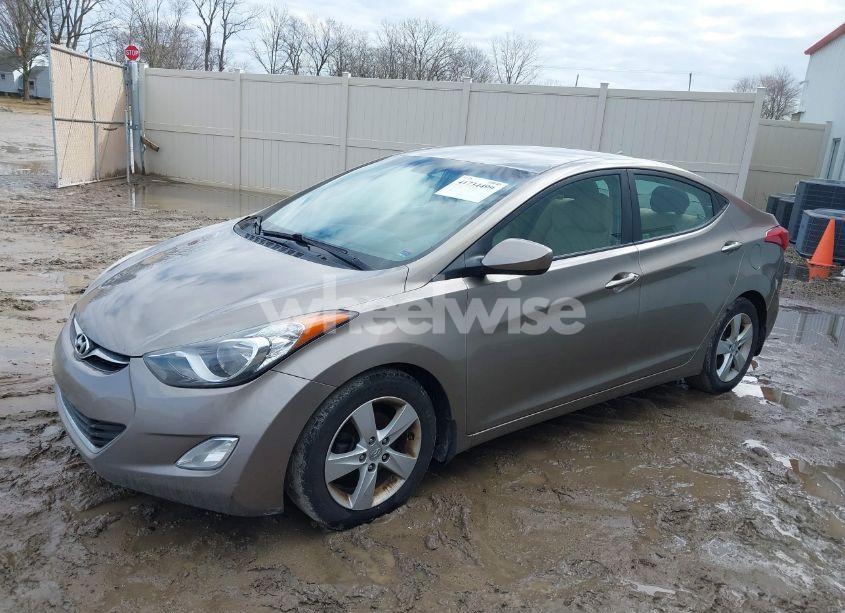 Photo 2 of 2013 Hyundai Elantra GLS (VIN 5NPDH4AE6DH413920)