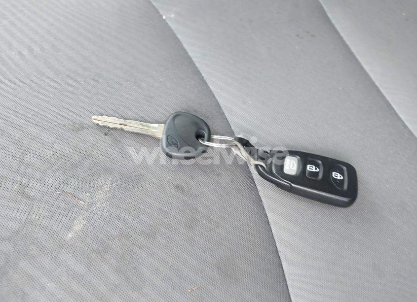 Photo 11 of 2013 Hyundai Elantra GLS (VIN 5NPDH4AE6DH419409)