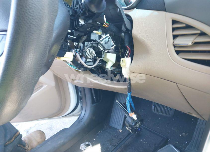 Photo 6 of 2013 Hyundai Elantra GLS (VIN 5NPDH4AE6DH421144)