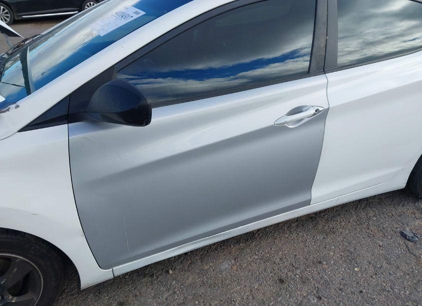 Photo 6 of 2014 Hyundai Elantra SE (VIN 5NPDH4AE6EH477523)