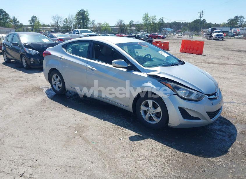 2014 Hyundai Elantra SE (VIN 5NPDH4AE6EH519950) main photo