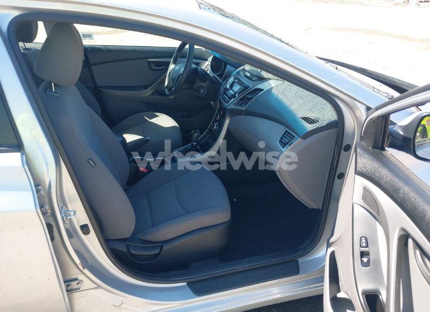 Photo 5 of 2014 Hyundai Elantra SE (VIN 5NPDH4AE6EH519950)