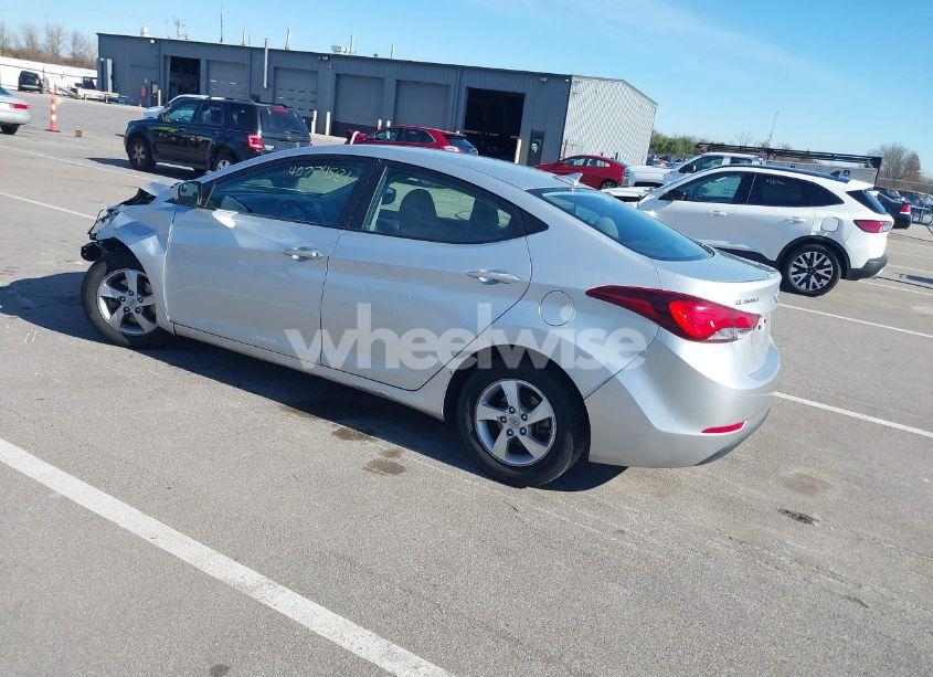 Photo 3 of 2014 Hyundai Elantra SE (VIN 5NPDH4AE6EH526025)