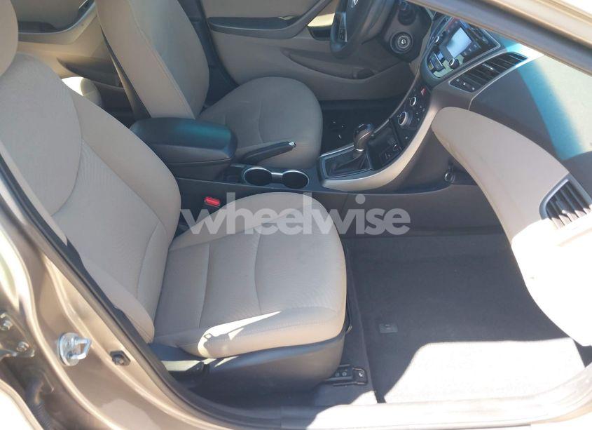 Photo 5 of 2014 Hyundai Elantra SE (VIN 5NPDH4AE6EH532262)
