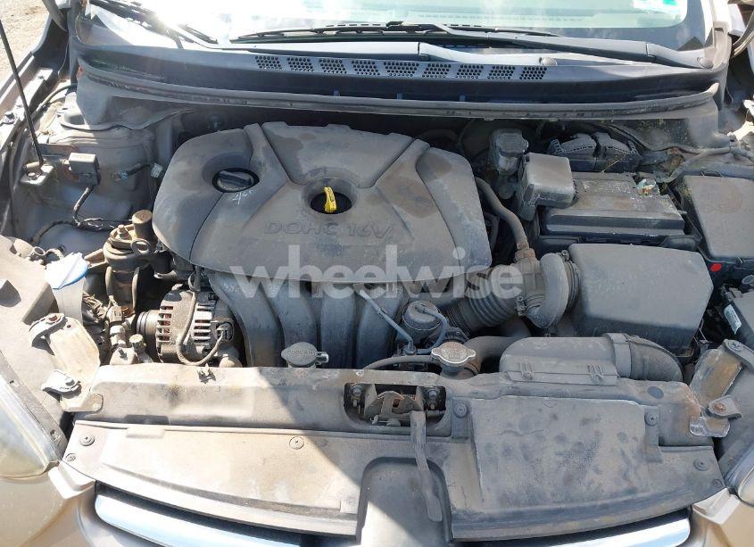 Photo 10 of 2014 Hyundai Elantra SE (VIN 5NPDH4AE6EH540538)