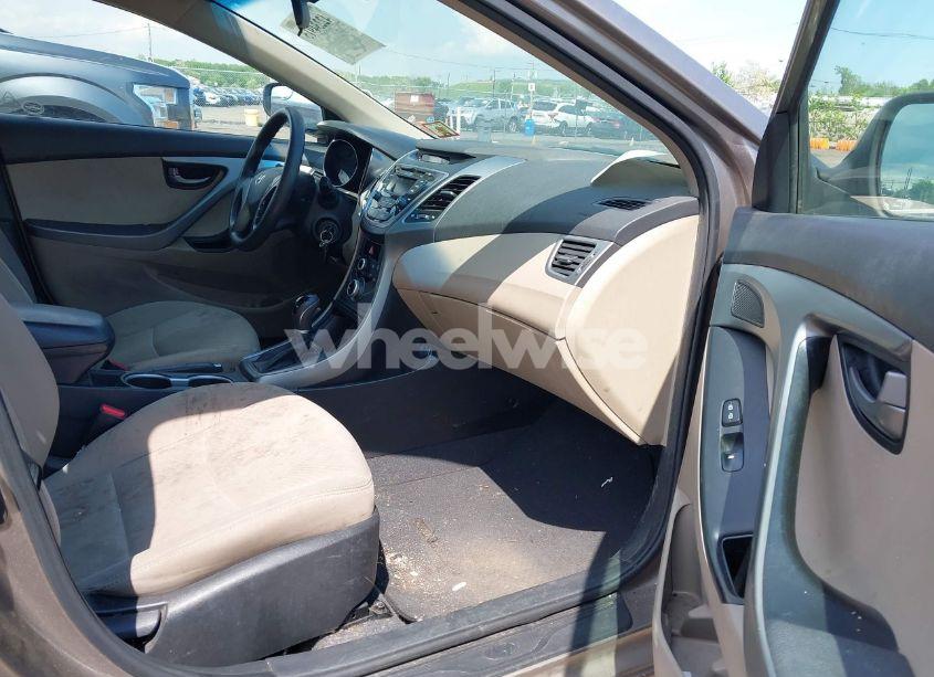 Photo 5 of 2014 Hyundai Elantra SE (VIN 5NPDH4AE6EH540538)