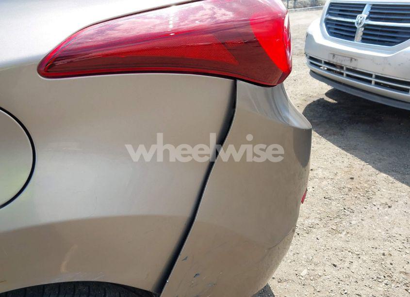 Photo 6 of 2014 Hyundai Elantra SE (VIN 5NPDH4AE6EH540538)