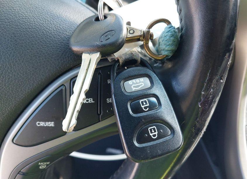 Photo 11 of 2015 Hyundai Elantra LIMITED (VIN 5NPDH4AE6FH552691)