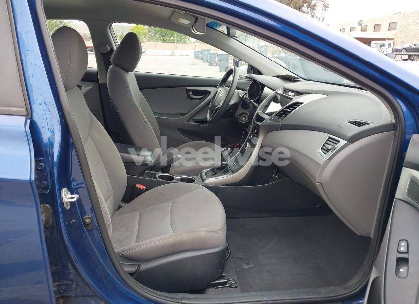 Photo 5 of 2015 Hyundai Elantra SE (VIN 5NPDH4AE6FH563724)