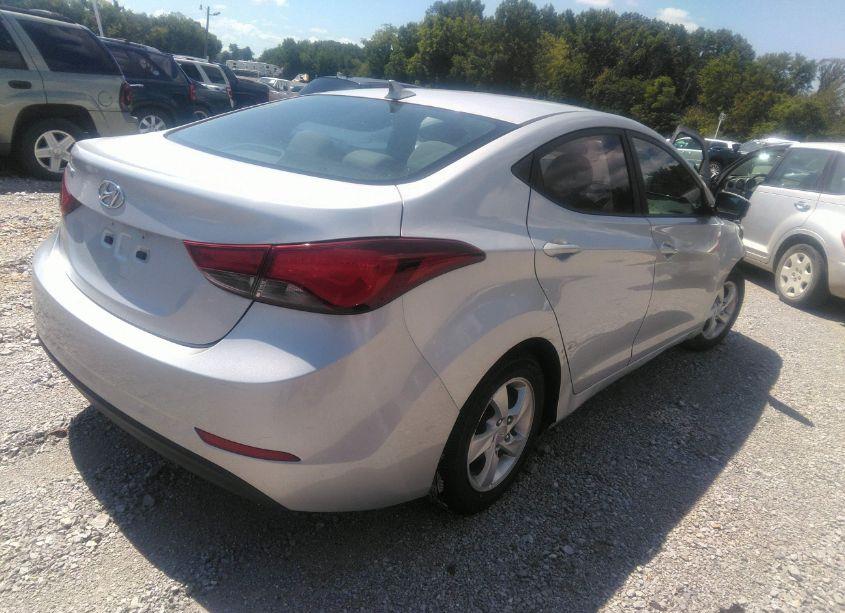 Photo 4 of 2015 Hyundai Elantra SE (VIN 5NPDH4AE6FH564050)