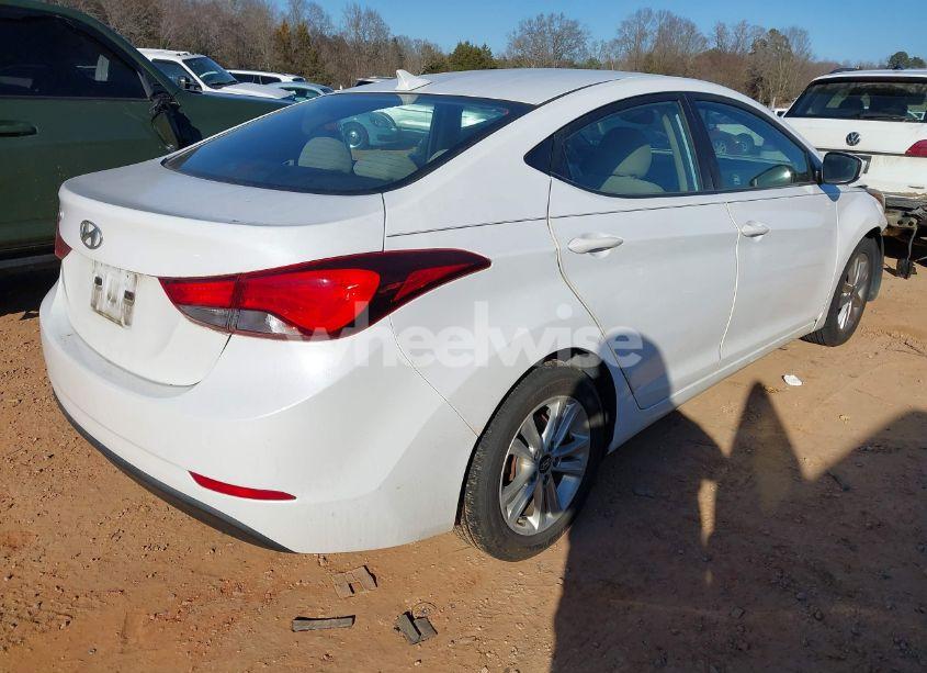 Photo 4 of 2015 Hyundai Elantra SE (VIN 5NPDH4AE6FH590941)