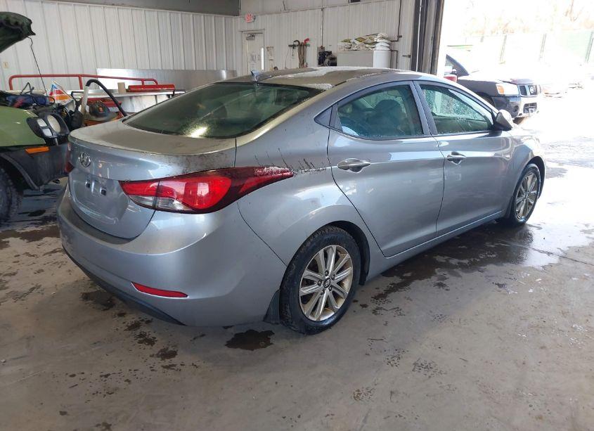Photo 4 of 2015 Hyundai Elantra SE (VIN 5NPDH4AE6FH601310)
