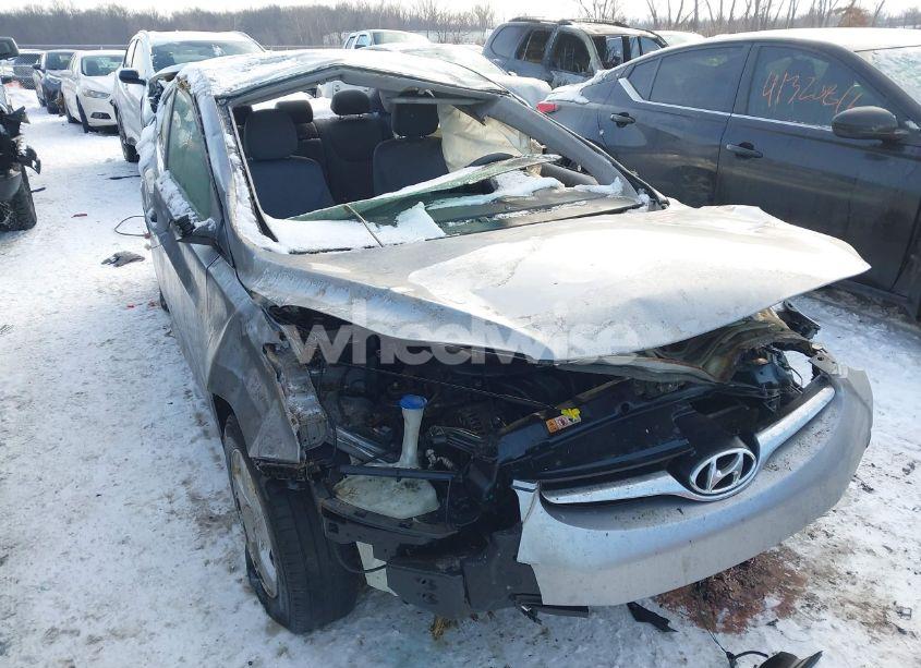Photo 6 of 2015 Hyundai Elantra SE (VIN 5NPDH4AE6FH602554)