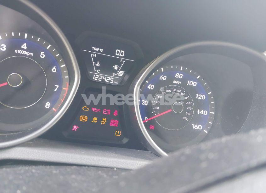 Photo 7 of 2015 Hyundai Elantra LIMITED (VIN 5NPDH4AE6FH619421)