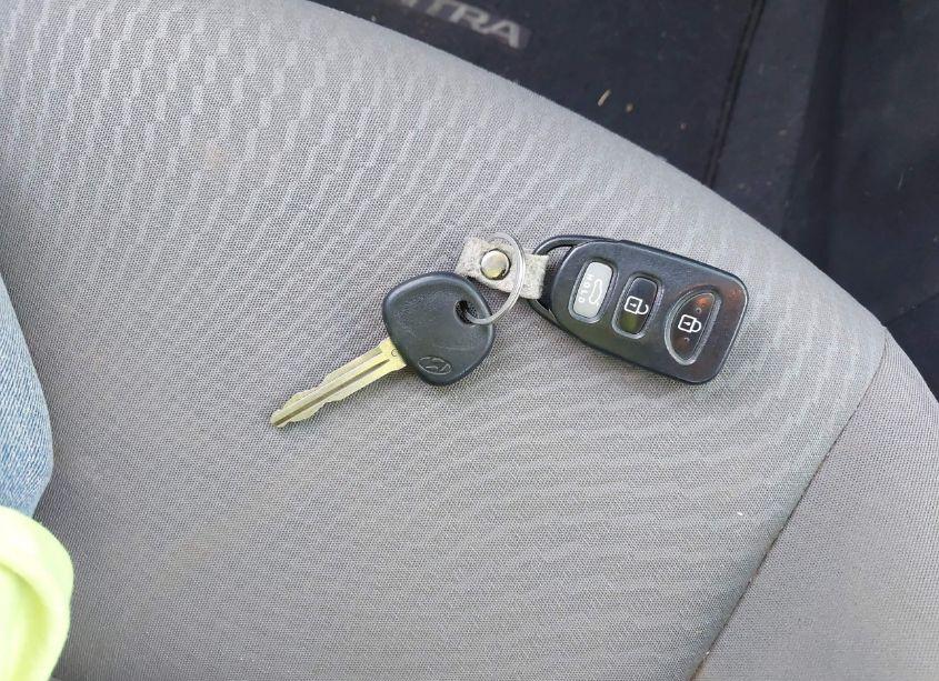 Photo 11 of 2015 Hyundai Elantra SE (VIN 5NPDH4AE6FH619984)