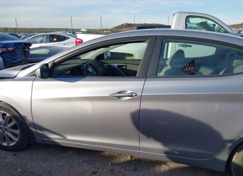 Photo 14 of 2015 Hyundai Elantra SE (VIN 5NPDH4AE6FH619984)