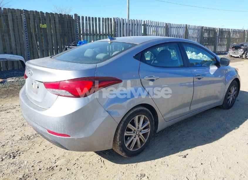 Photo 4 of 2015 Hyundai Elantra SE (VIN 5NPDH4AE6FH629656)