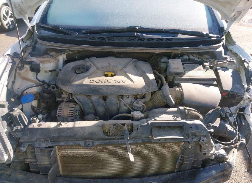 Photo 10 of 2015 Hyundai Elantra SE (VIN 5NPDH4AE6FH632282)