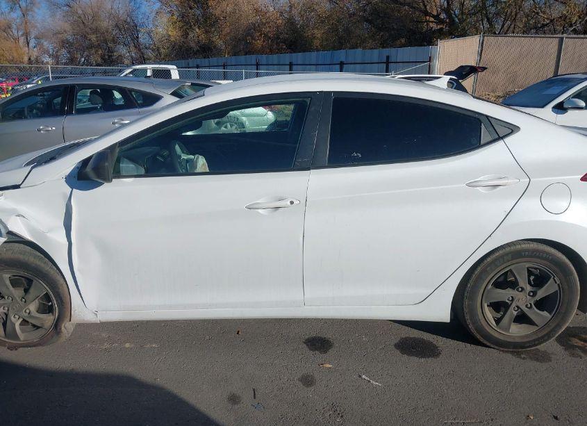 Photo 13 of 2015 Hyundai Elantra SE (VIN 5NPDH4AE6FH632282)