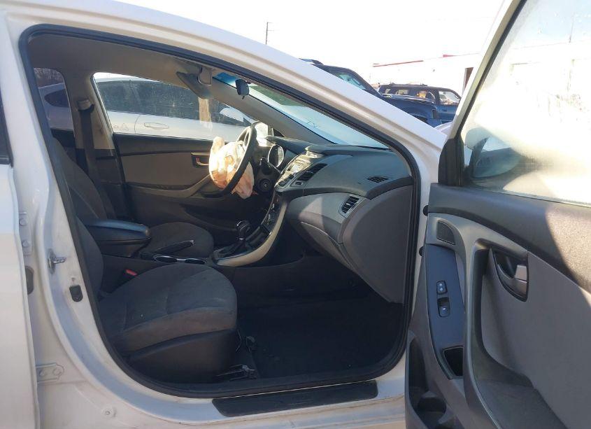 Photo 5 of 2015 Hyundai Elantra SE (VIN 5NPDH4AE6FH632282)