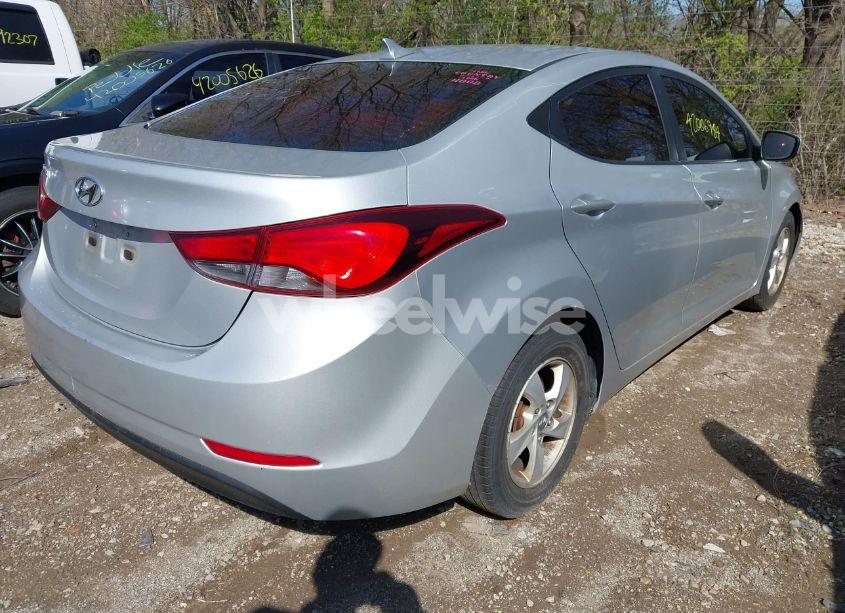 Photo 4 of 2015 Hyundai Elantra SE (VIN 5NPDH4AE6FH636154)