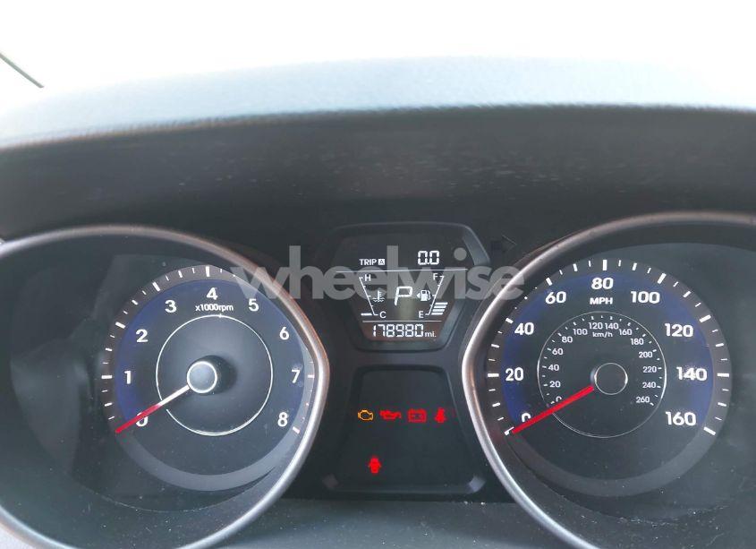 Photo 7 of 2015 Hyundai Elantra SE (VIN 5NPDH4AE6FH636154)