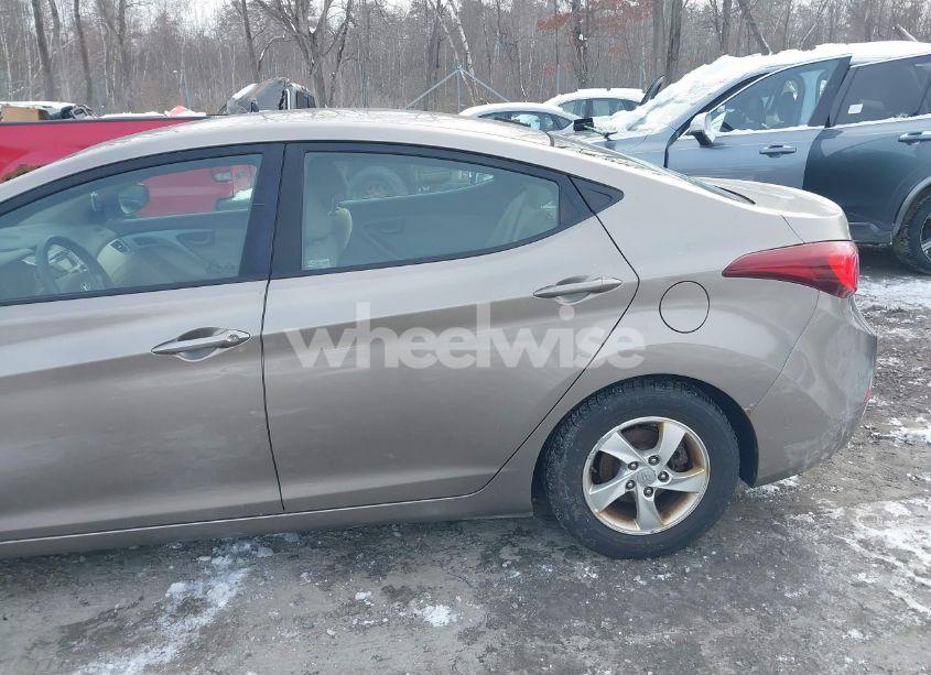 Photo 6 of 2015 Hyundai Elantra SE (VIN 5NPDH4AE6FH648255)