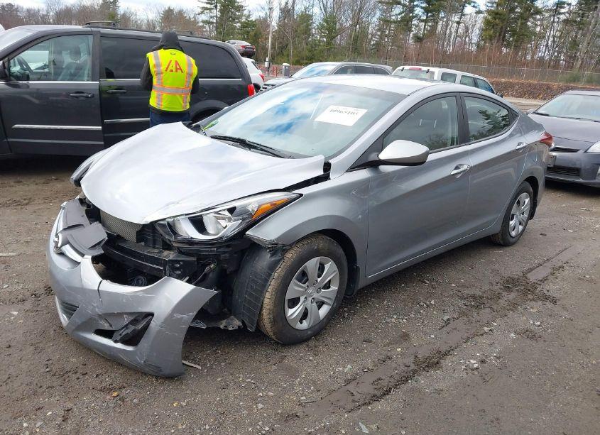 Photo 2 of 2016 Hyundai Elantra SE (VIN 5NPDH4AE6GH680866)