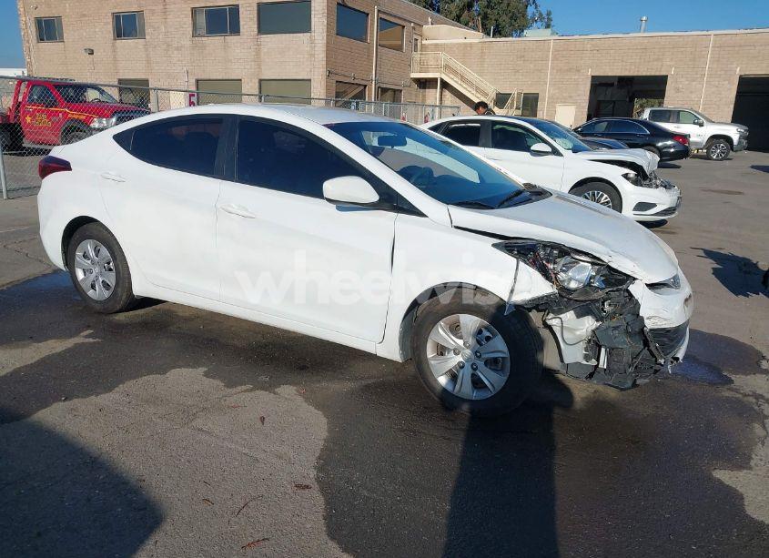 2016 Hyundai Elantra SE (VIN 5NPDH4AE6GH693617) main photo