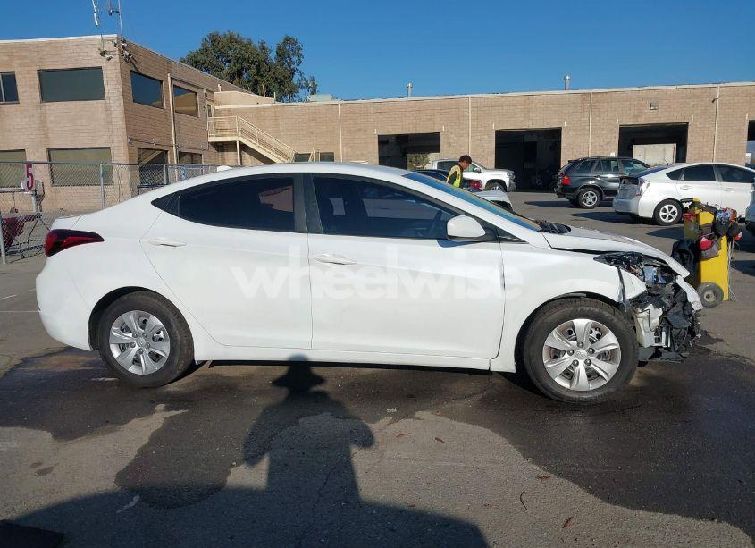 Photo 13 of 2016 Hyundai Elantra SE (VIN 5NPDH4AE6GH693617)