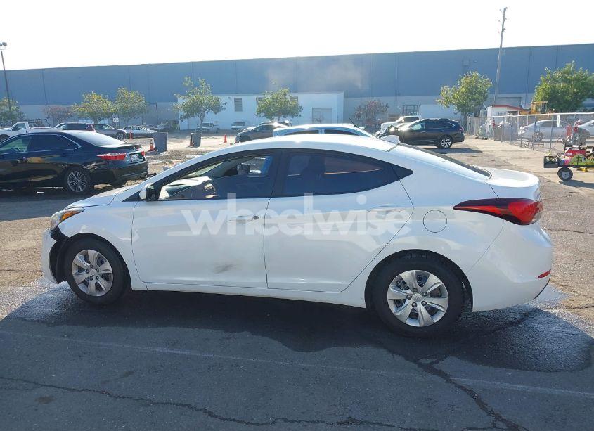 Photo 14 of 2016 Hyundai Elantra SE (VIN 5NPDH4AE6GH693617)