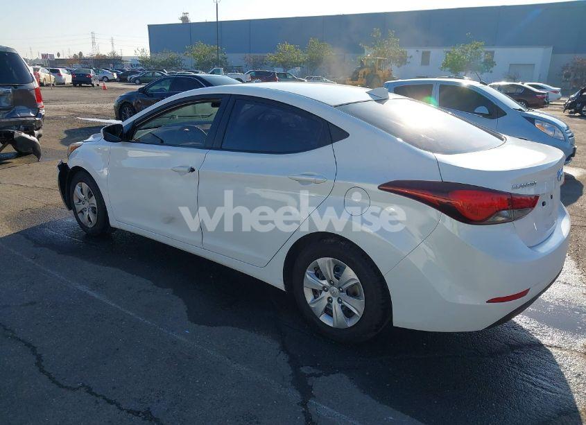 Photo 3 of 2016 Hyundai Elantra SE (VIN 5NPDH4AE6GH693617)
