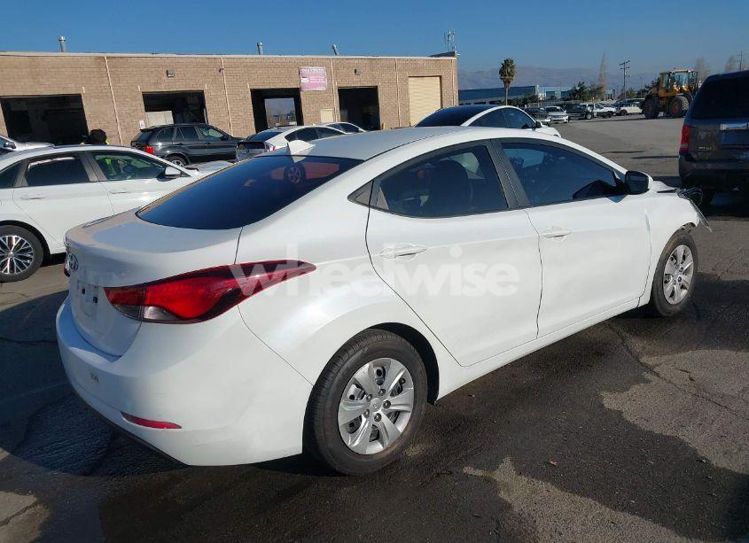 Photo 4 of 2016 Hyundai Elantra SE (VIN 5NPDH4AE6GH693617)