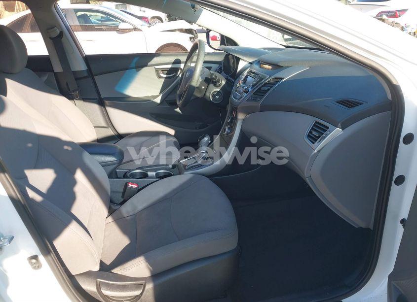 Photo 5 of 2016 Hyundai Elantra SE (VIN 5NPDH4AE6GH693617)