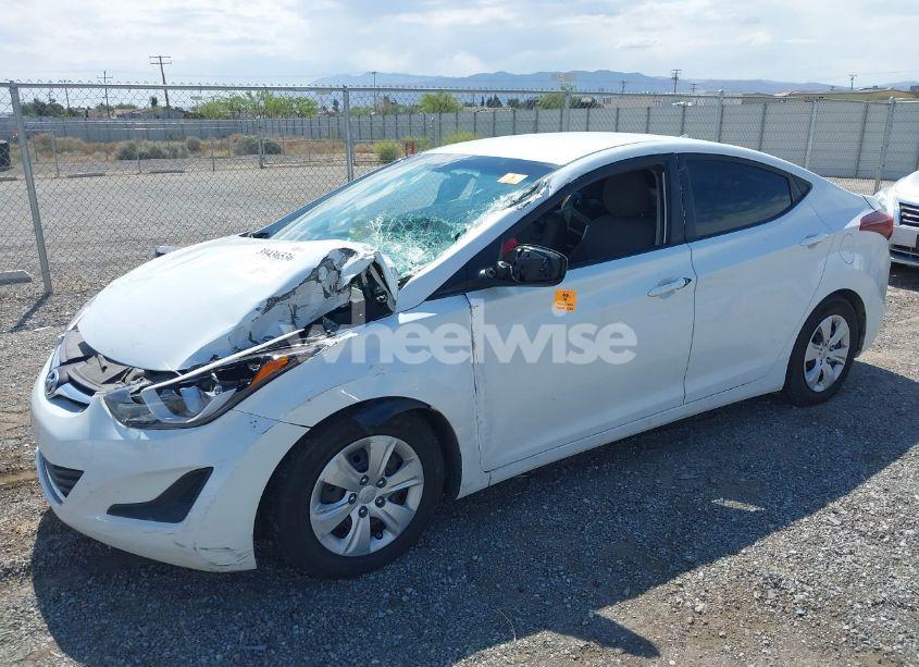 Photo 2 of 2016 Hyundai Elantra SE (VIN 5NPDH4AE6GH695559)