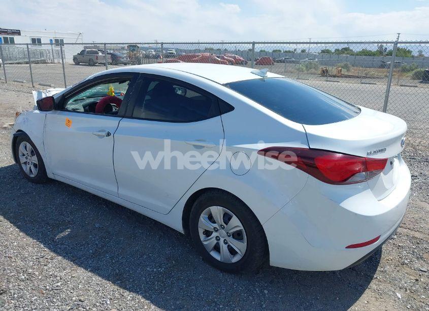 Photo 3 of 2016 Hyundai Elantra SE (VIN 5NPDH4AE6GH695559)