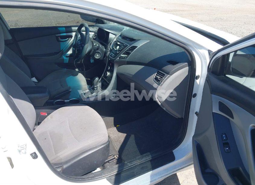 Photo 5 of 2016 Hyundai Elantra SE (VIN 5NPDH4AE6GH695559)