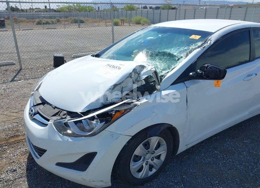 Photo 6 of 2016 Hyundai Elantra SE (VIN 5NPDH4AE6GH695559)