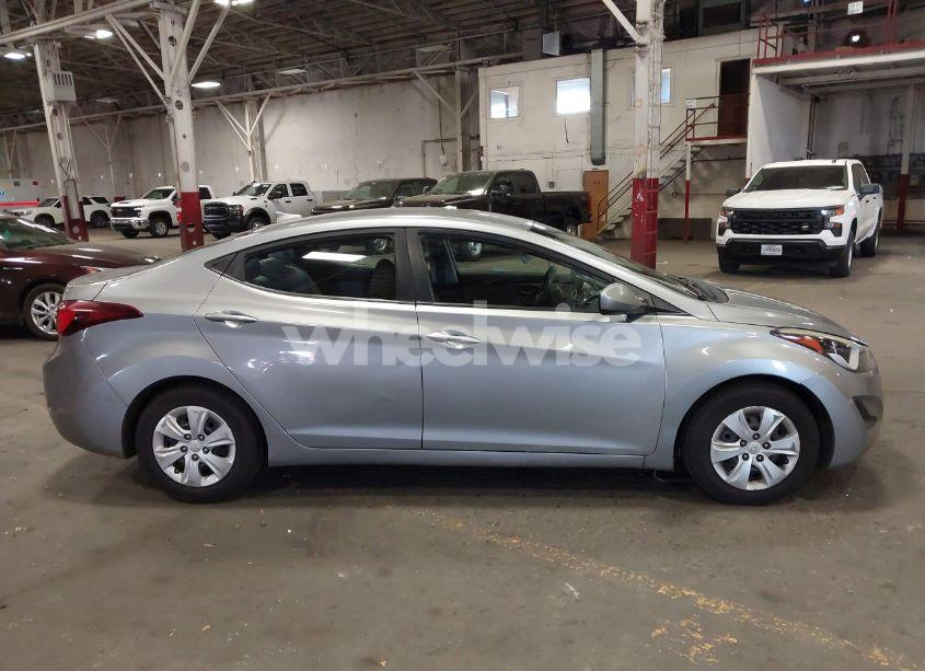 Photo 13 of 2016 Hyundai Elantra SE (VIN 5NPDH4AE6GH698946)