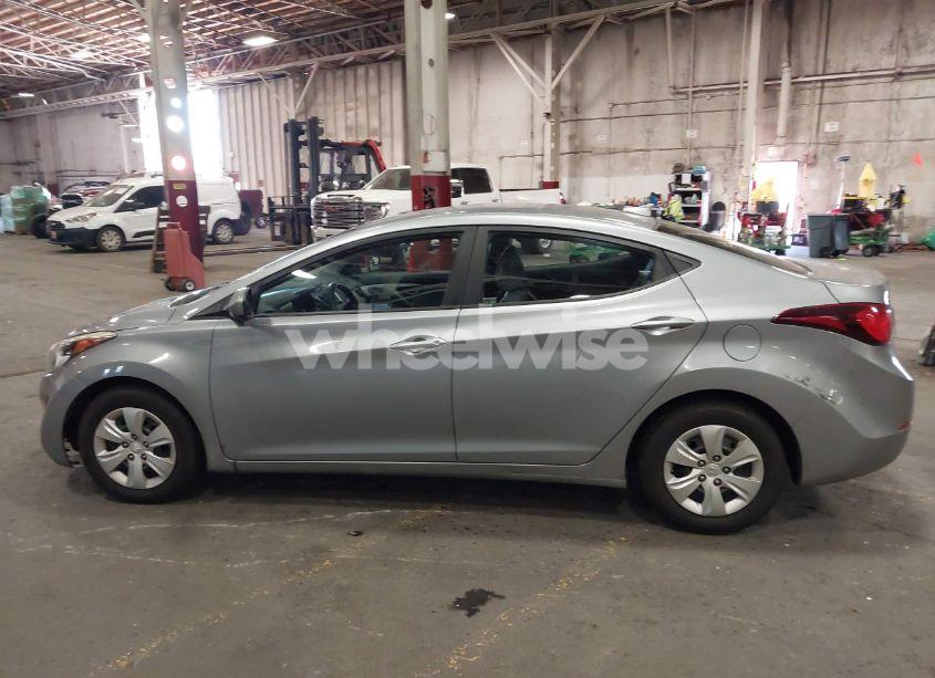 Photo 14 of 2016 Hyundai Elantra SE (VIN 5NPDH4AE6GH698946)